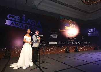 スポットライトの先には