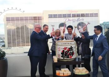 シーザーズ・ラスベガスで「REIWA」を祝うセレモニー