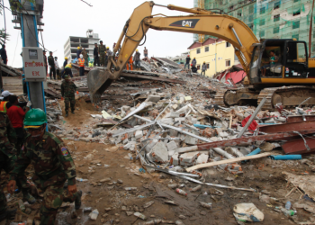 シアヌークビルにある中国人所有のビル崩壊で18名が死亡
