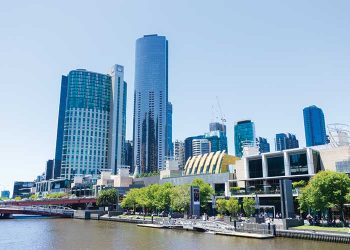 クラウンが「欺瞞に満ちた」メディアキャンペーンに厳しい反応