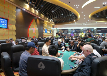 インターナショナル・エンターテインメント社、新しいフットボールおよびポーカー資産で収益増も損失拡大