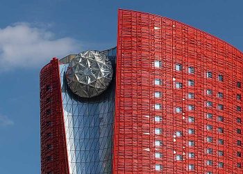 サウス・ショアがTHE 13の40％の株式を7.5億香港ドルで売却へ