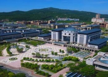 マカオ大学が国際統合型リゾート管理学修士課程の卒業生23人に修士の学位を授与