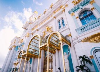 FBIのエージェント、サイパン知事とインペリアル・パシフィックの事務所を捜査