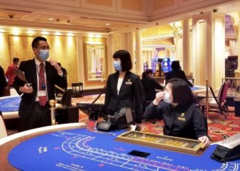 マカオの全カジノ従事者にマスク着用命令