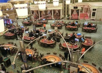 15日間の営業停止開始でマカオのカジノで不気味な静けさ