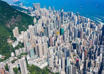 香港で新規感染者を確認　香港－マカオの渡航規制緩和は保留へ
