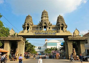 カンボジア、タイとベトナムとの国境を閉鎖