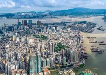 マカオ：カジノの現地取締役の株式保有率引き上げで外国投資の制限や格差拡大の可能性の懸念