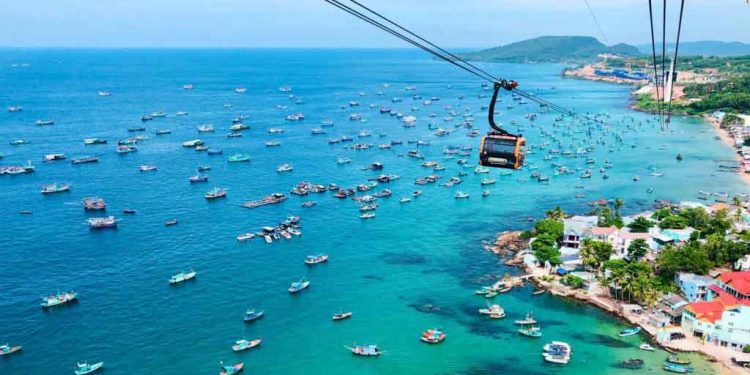 ベトナム・フーコック 国内最初の外国人観光客の受け入れを開始