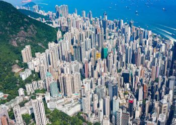 チャウ氏が一部所有の法人　社名とロゴを変更