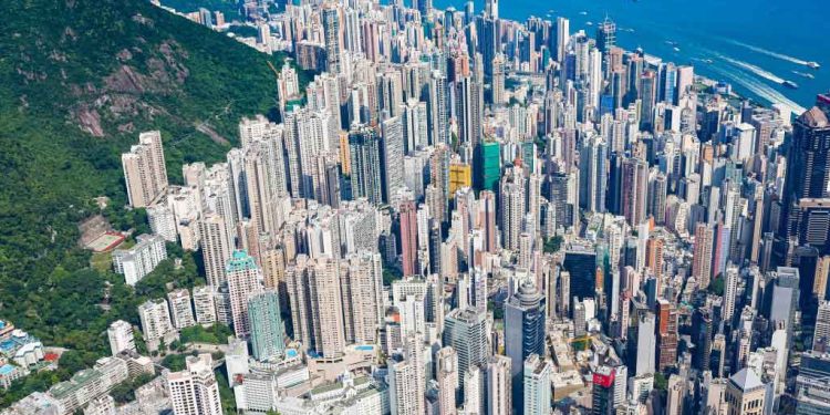 チャウ氏が一部所有の法人　社名とロゴを変更